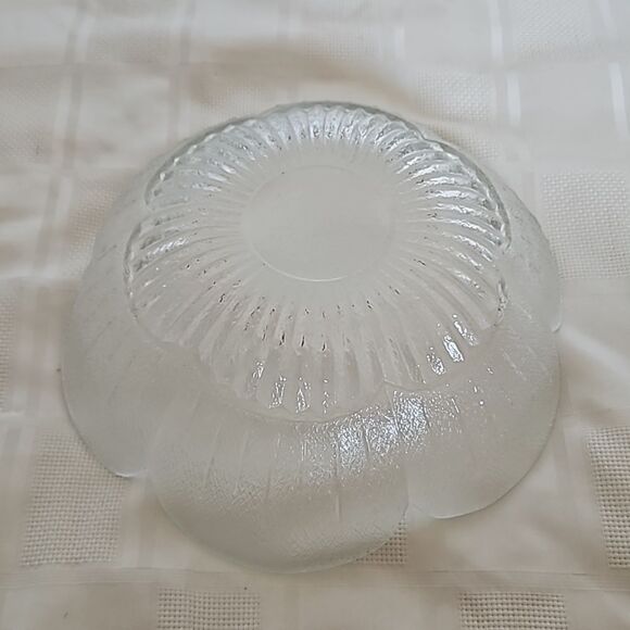 Clear Glass Fruit Bowl 10"-10" - Picture 7 of 16